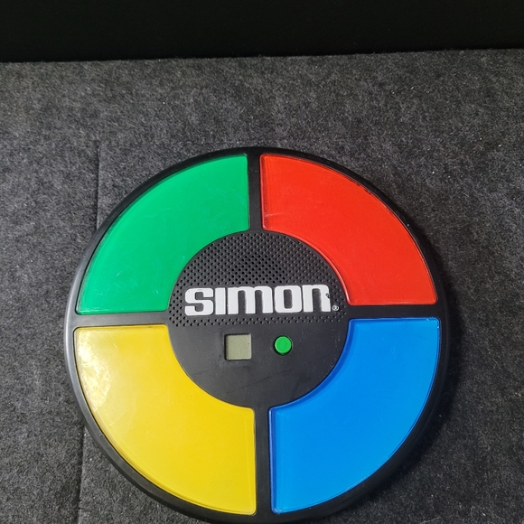 Simon Says Memory Game Working Lights Sounds Handheld Electronic Toy Hasbro - Picture 3 of 3